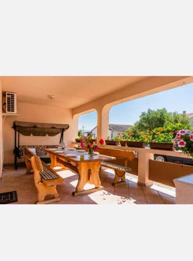Peric Apartment Vir